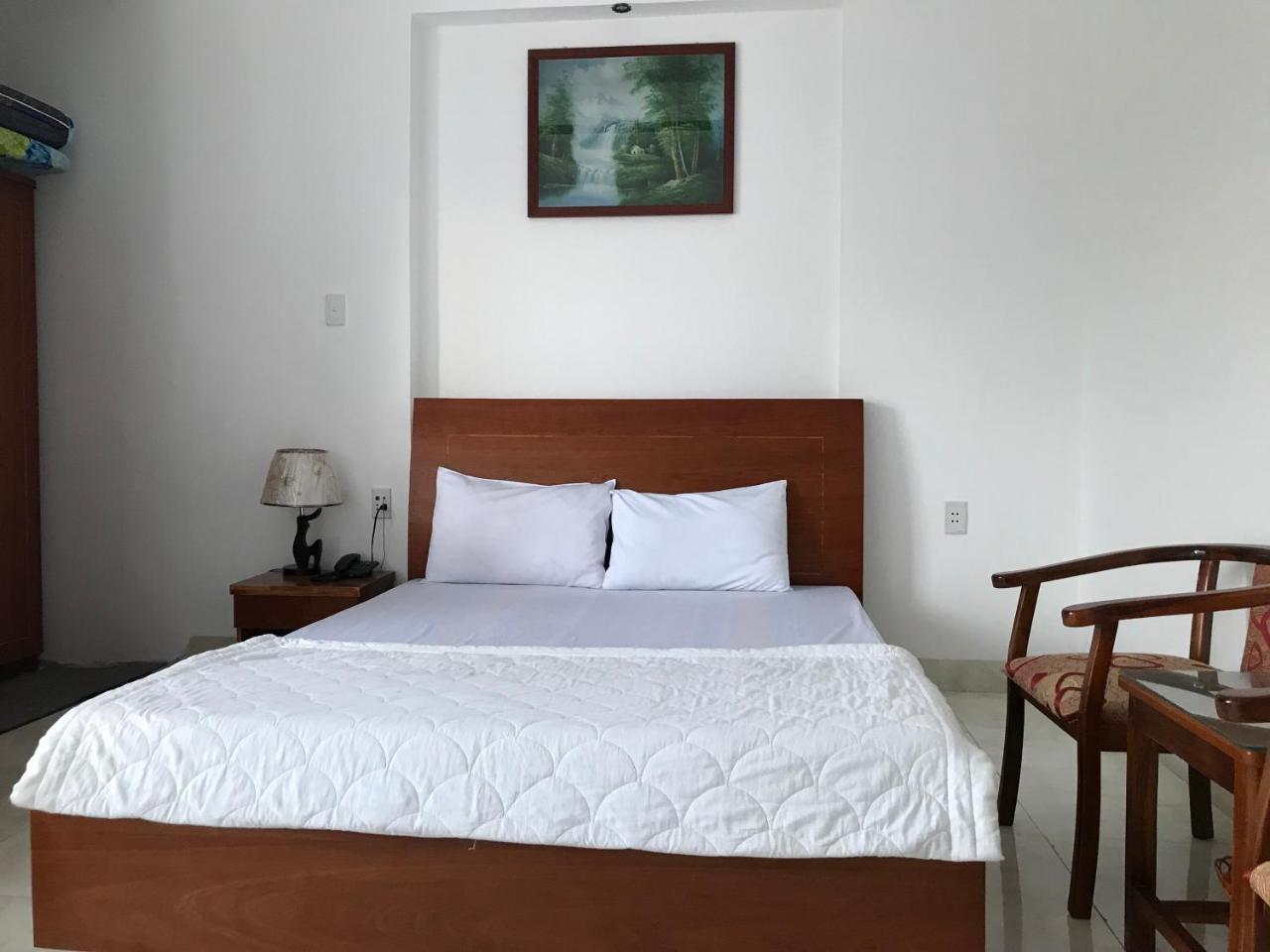 Hotel Hoang Dung Kinh Dinh Екстериор снимка